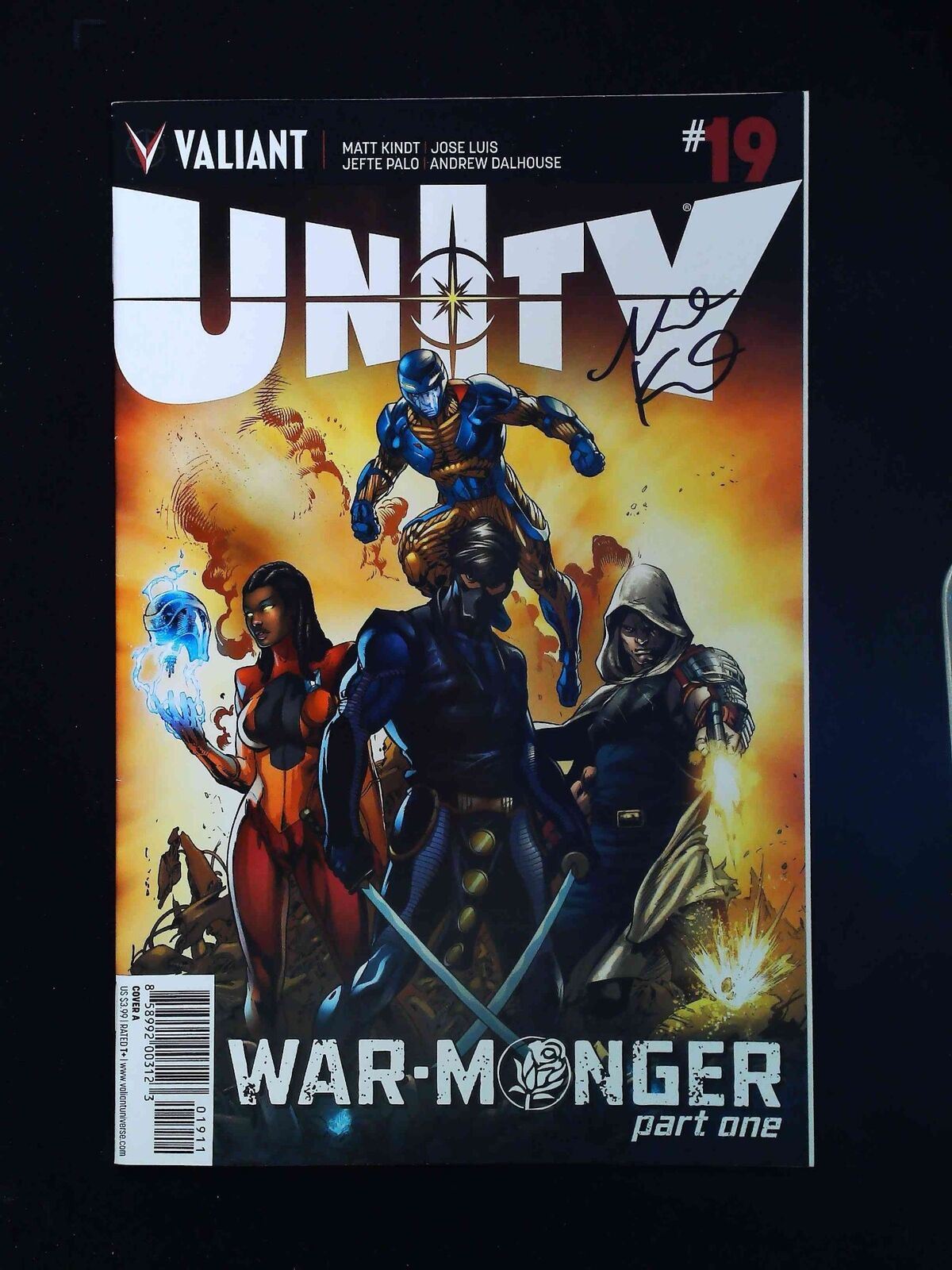 Unity #19 Valiant Comics 2015 Vf+ Signed By Matt Kindt