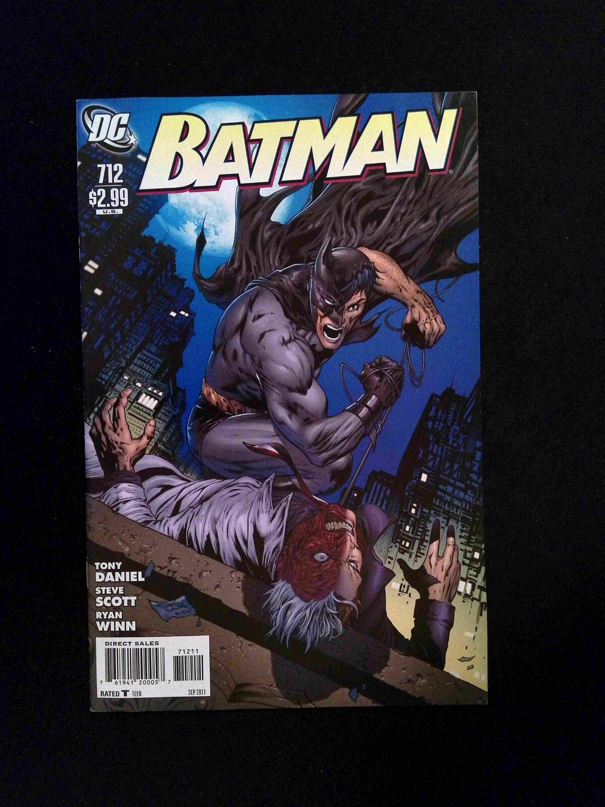 Batman #712 DC Comics 2011 VF/NM