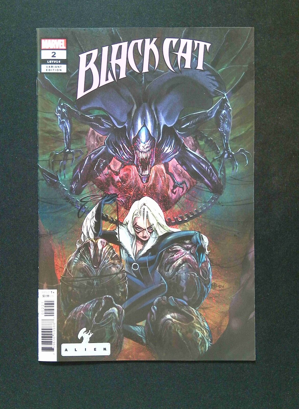 Black Cat #2B (4TH SERIES) MARVEL Comics 2021 VF/NM MOMOKO VARIANT