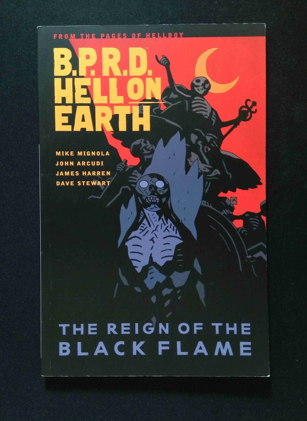 B.P.R.D Hell on Earth TPB #9 DARK HORSE Comics 2014 VF+