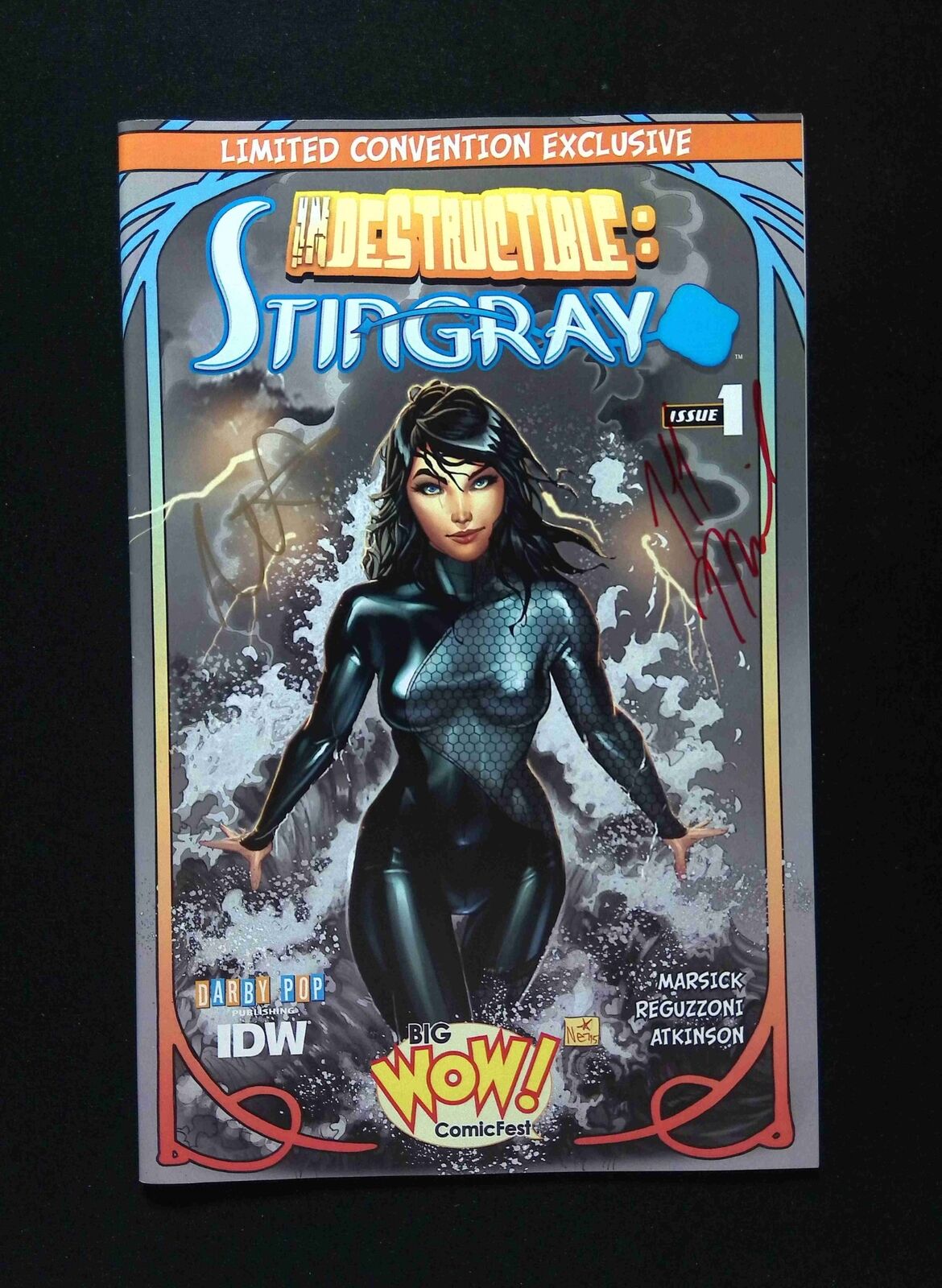 Indestructible Stingray #1SUB IDW 2015 VF/NM Ruffino Variant. Signed twice