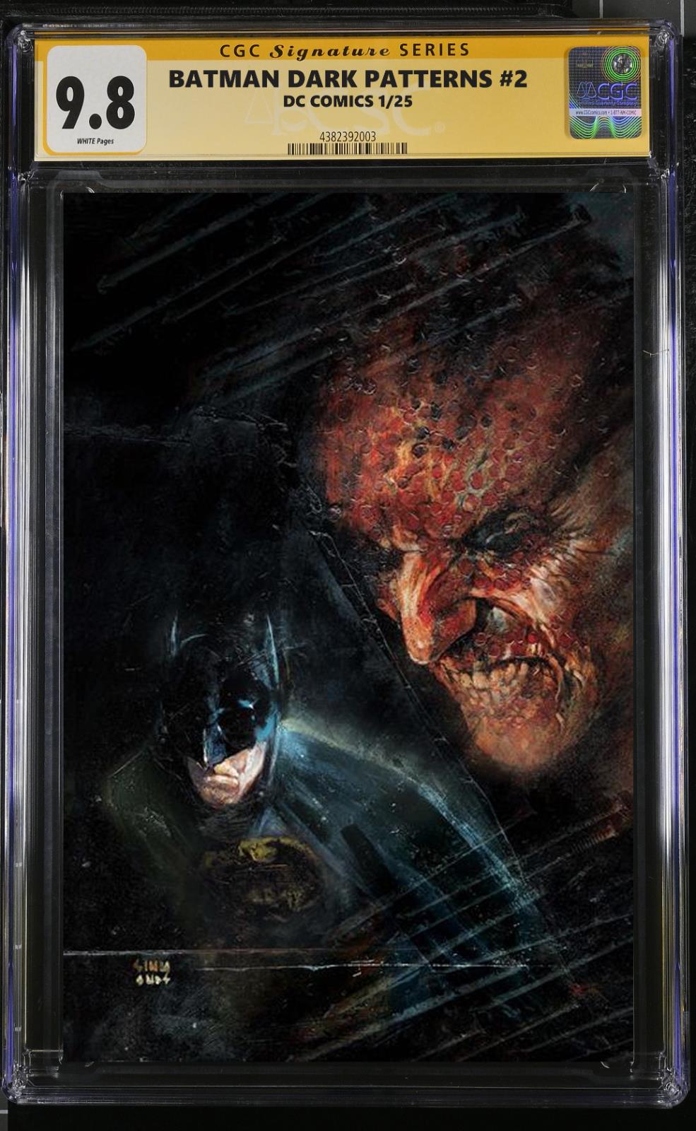 BATMAN DARK PATTERNS #2 CGC SS/RAW MARTIN SIMMONDS SIGNED PRESALE MEGACON 2025