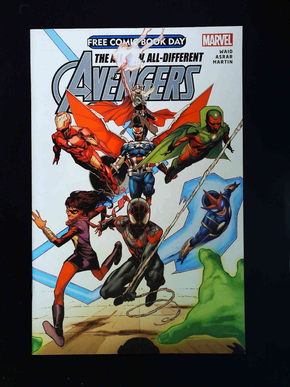 Avengers #1  Marvel Comics 2015 Vf+  Fcbd
