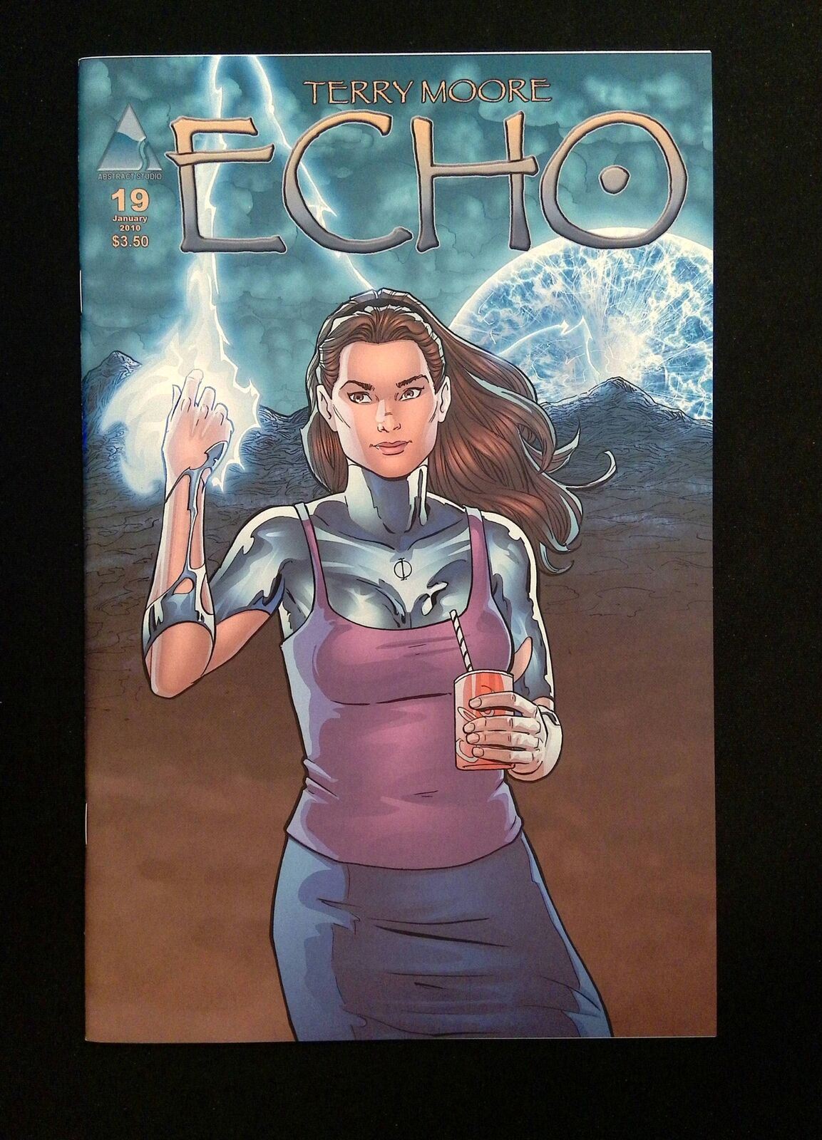 Echo #19  Abstract Comics 2010 Nm