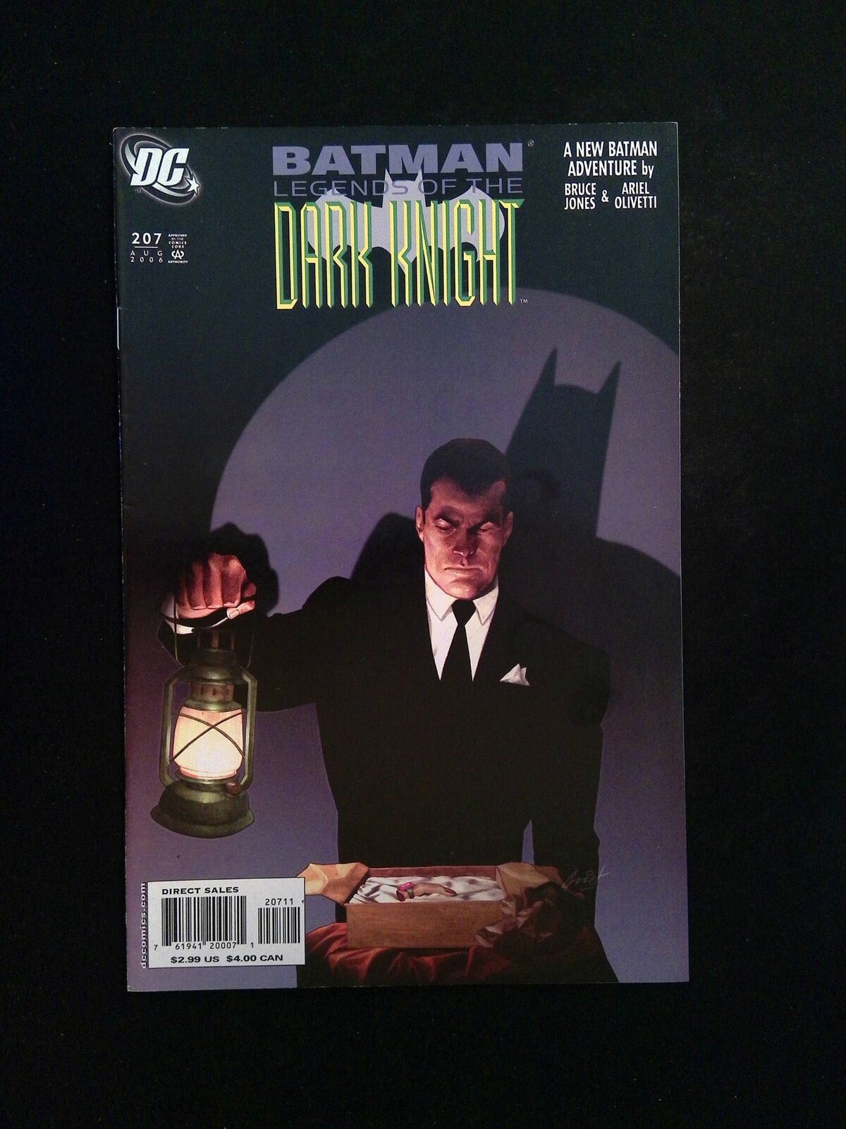 Batman Legends of the Dark Knight #207  DC Comics 2006 VF+