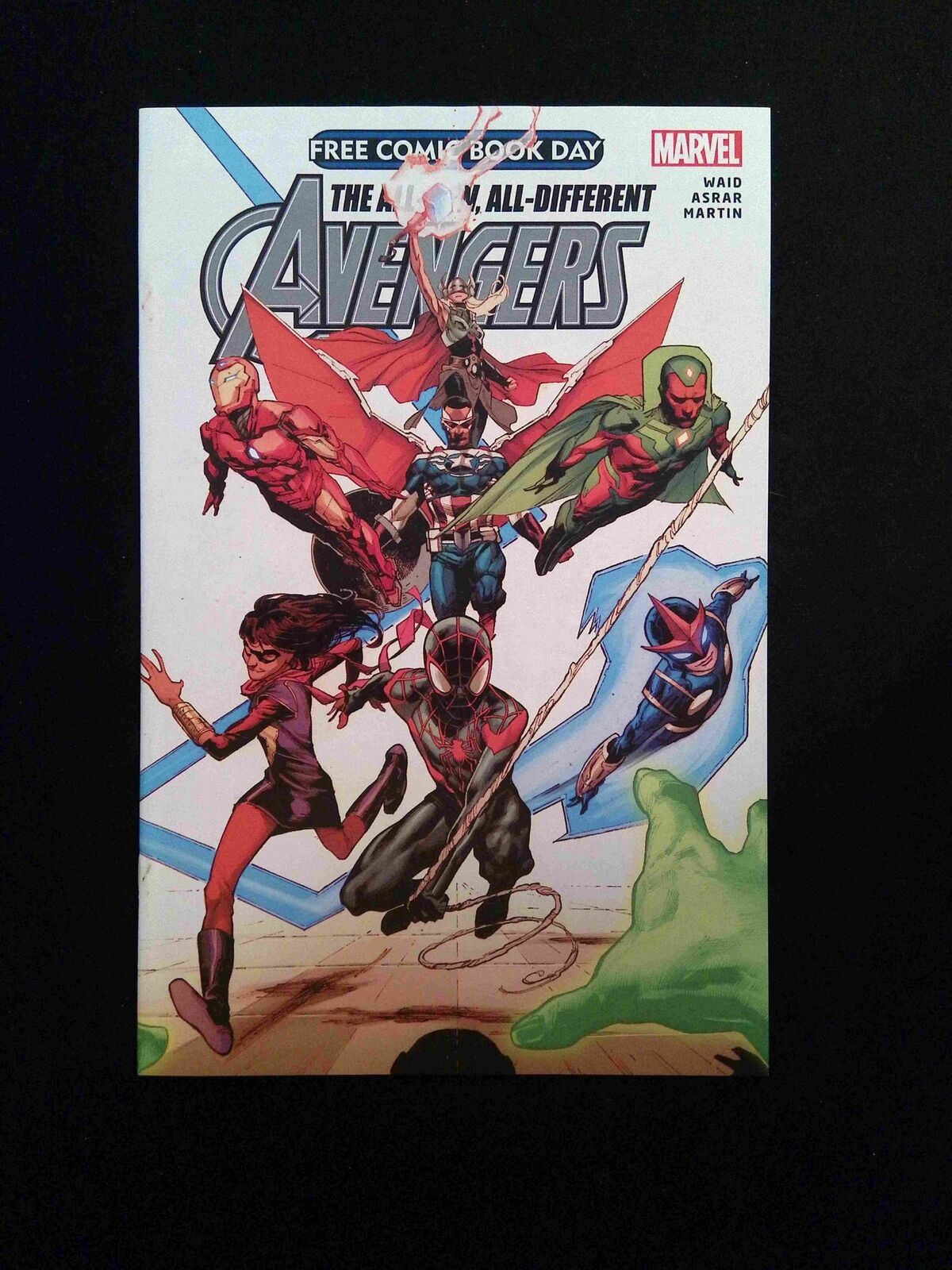 Avengers FCBD #1  MARVEL Comics 2015 NM-