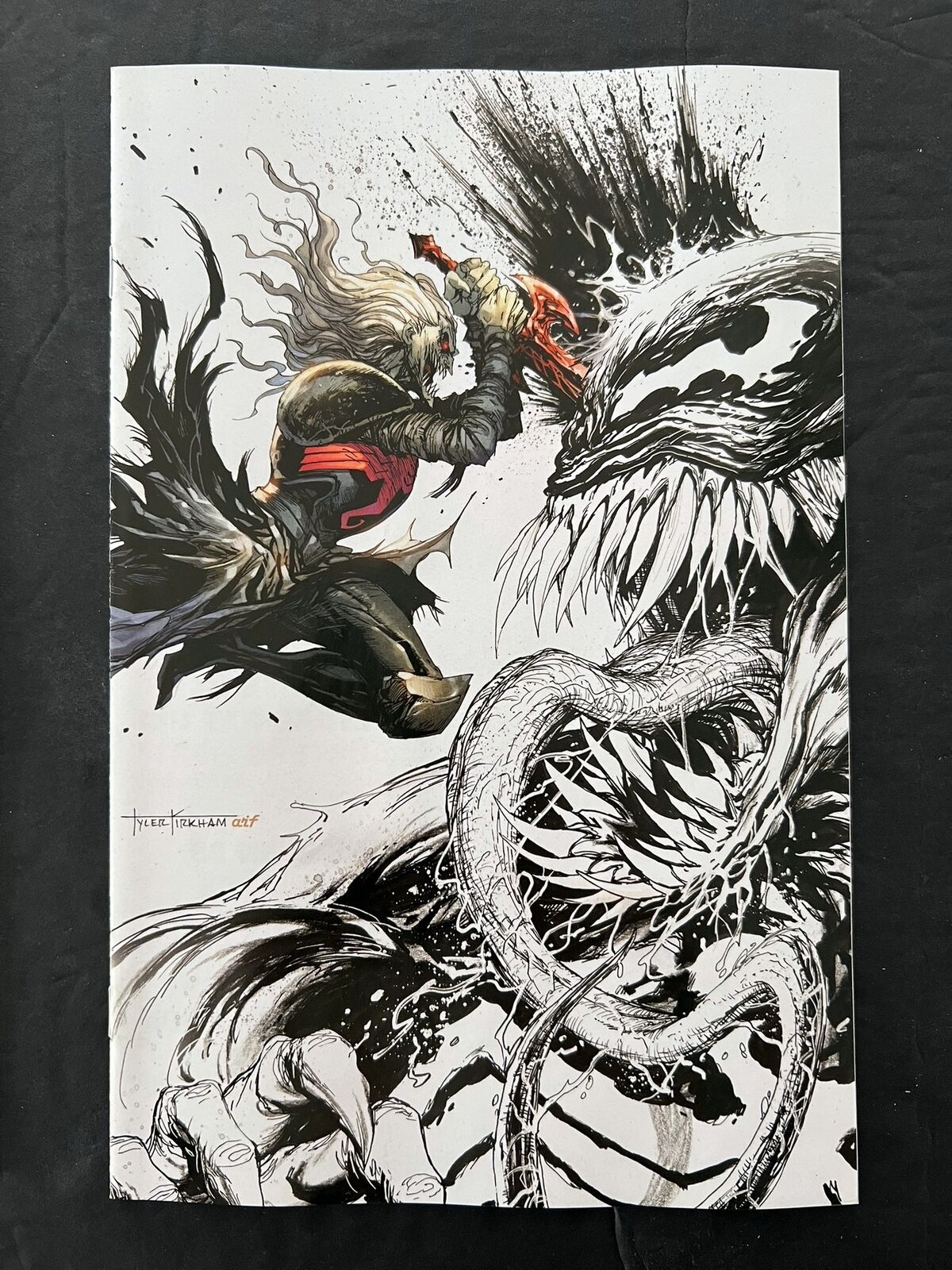 Venom #28 Marvel Tyler Kirkham Color Splash Virgin Exclusive Variant